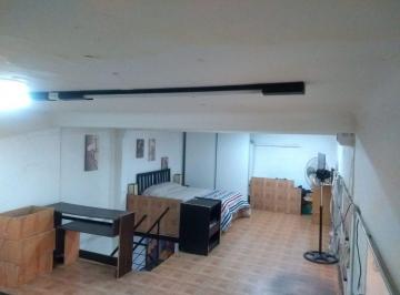 Local comercial · 98m² · Alquiler Oficina Sobre Av Caseros ¡Sin Expensas!