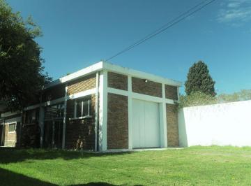 Casa · 200m² · 4 Ambientes · 3 Cocheras · Venta de Casa con Galpon y Deposito Sayago