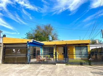 Casa · 173m² · 4 Ambientes · 2 Cocheras · Casa en Venta en Glew Espaciosa y Funcional