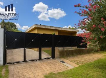 Casa · 70m² · 4 Ambientes · 1 Cochera · Casa en Venta en Muñiz