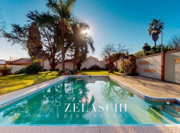 Casa · 500m² · 3 Dormitorios · 3 Cocheras · Casa en Venta: Calle Ramos Mejía - El Palomar