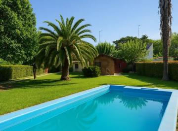 Casa · 120m² · 3 Ambientes · 1 Cochera · Casa en Venta de Dos Dorm. en Villa Elisa