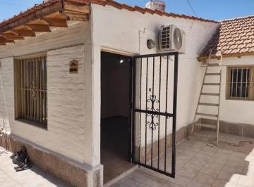 Casa · 80m² · 4 Ambientes · Casa en Alquiler en Barrio Municipal
