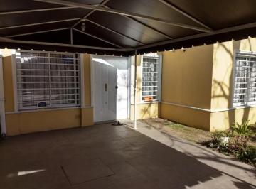 Casa · 130m² · 3 Dormitorios · 1 Cochera · Casa en Venta, Riobamba Al 1300 Merlo Sur