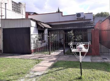 Casa · 200m² · 4 Ambientes · 1 Cochera · Dos Casas en Lote Propio