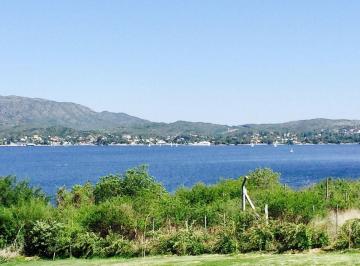 PH de 4 ambientes, Villa Santa Cruz del Lago · Tu Refugio a 15' de Carlos Paz - PH con Pileta en V. Santa Cruz del Lago