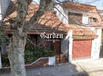 Frente · Duplex 4 Ambientes con Cochera y Patio - Apto Credito