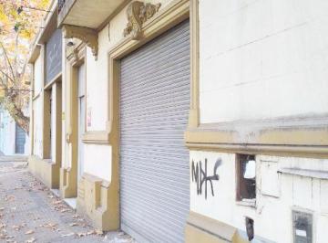Bodega-Galpón · 240m² · Galpón en Alquiler, Excelente Ubicacion de Quilmes Oeste