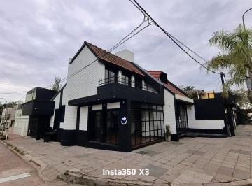 Local comercial · 245m² · 4 Ambientes · Local en Costanera
