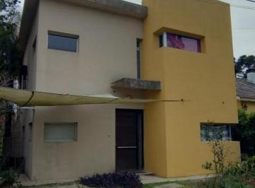 Casa · 130m² · 4 Ambientes · Casa en Venta - 3 Dorm. 2 Baños - 400 m² - Exaltación de La Cruz