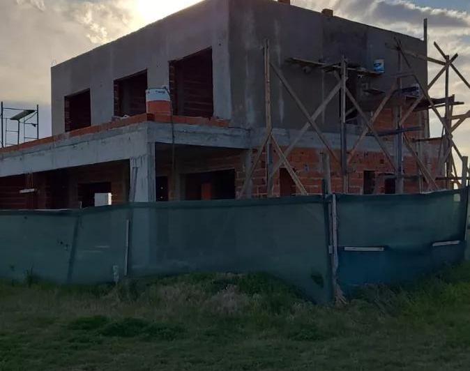 Casa · 248m² · 6 Ambientes