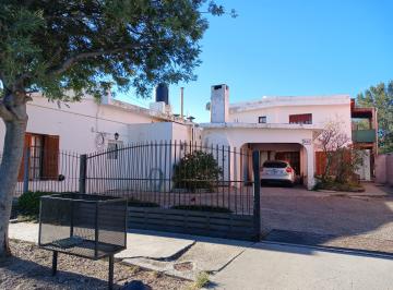 Casa de 3 ambientes, Rada Tilly · Casa a 300 m del Mar. Amplio Terreno
