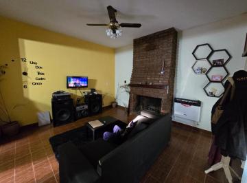 Casa · 115m² · 5 Ambientes · 1 Cochera · Casa - Santa Fe