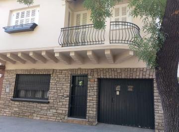Casa · 227m² · 4 Ambientes · 1 Cochera · Casa en Venta Apta Crédito en 5ta. Sección Mendoza