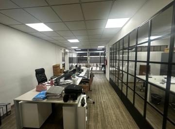 Oficina comercial · 120m² · 2 Cocheras · Alquiler Oficina 146 m² y 2 Cocheras - Barracas