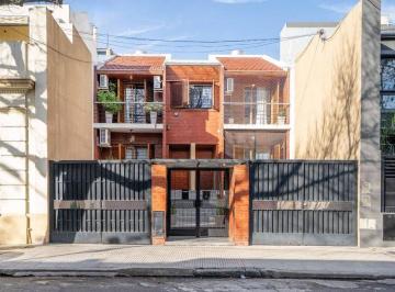 Casa · 225m² · 5 Ambientes · 3 Cocheras · Venta Triplex 5 Ambientes, Barracas Apto Credito