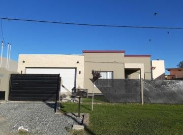 Casa · 130m² · 3 Ambientes · 1 Cochera · Casa en Venta - 2 Dorm. 1 Baño 1 Toilette - 460 m² - Tandil