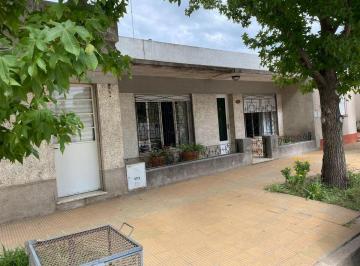 Casa · 170m² · 5 Ambientes · 2 Cocheras · Casa en Venta - 3 Dorm. 1 Baño - Cochera - 1.200 m² - Junín