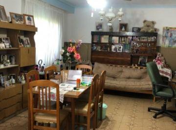 Casa de 4 ambientes, Avellaneda · Se Vende en Sarandi
