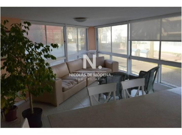 Departamento · 200m² · 6 Ambientes · 1 Cochera