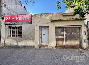 Local comercial · 163m² · 4 Ambientes · Casa con Local a Reciclar en Parque Cha