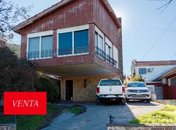Casa de 6 ambientes, Tandil · Venta - Casa de Dos Plantas - Barrio Residencial - Calvario - Tandil