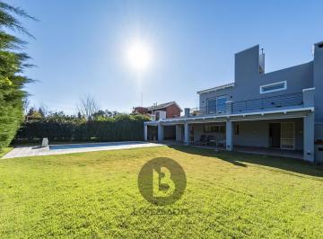 Casa · 308m² · 6 Ambientes · 2 Cocheras · Venta Casa San Isidro - Villa Allende - Seguridad 24hs - 4 Dorm. + Escritorio