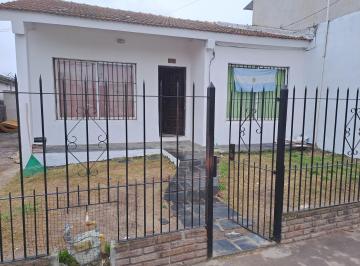 Casa de 4 ambientes, Lomas de Zamora · Casa 4 Amb con Gran Parque!
