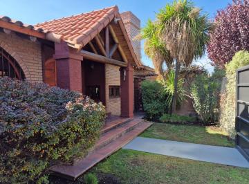 Casa de 6 ambientes, Chacras de Coria · Hermosa Casa en Venta (Chacras de Coria)