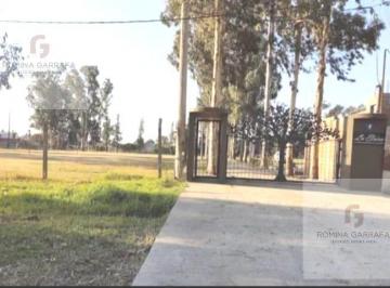 Terreno · 375m² · Terreno en Venta en La Plata, Barrio Privado, Todos Los Servicios.