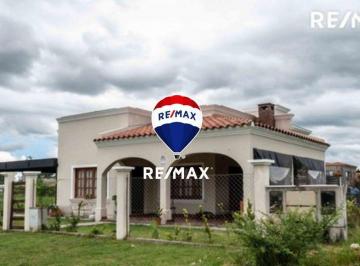 Casa · 180m² · 4 Ambientes · 2 Cocheras · Casa 2 Dorm. Venta San Lorenzo Chico