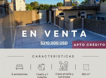 Casa · 180m² · 5 Ambientes · Casa El Barrio de Floresta Apto Credito
