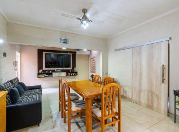Casa · 120m² · 4 Ambientes · Pasillo Único en Venta 3 Dorm. Echesortu