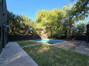 Casa · 150m² · 4 Ambientes · 3 Cocheras · Venta Casa 4 Ambientes Parque Leloir Apto Credito