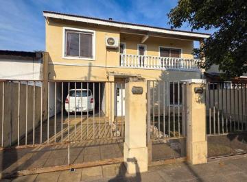 Casa · 220m² · 5 Ambientes · 2 Cocheras · Venta Permuta Casa 5 Amb Cochera Jardin Ituzaingo