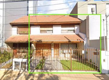 Casa · 148m² · 5 Ambientes · 2 Cocheras · Venta PH Casa 4 Dorm. con Patio en Olivos