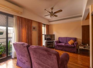 PH · 154m² · 5 Ambientes · 1 Cochera · Venta PH en San Telmo, 5 Amb. 2 Cocheras, 3 Bauleras, Terraza y Parrilla. Apto Crédito.