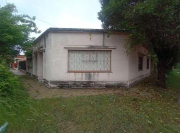 Casa · 84m² · 5 Ambientes · 2 Cocheras · Venta Casa Paso del Rey, Apta Credito!