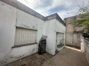 Casa · 82m² · 4 Ambientes · Casa en Venta de 3 Dorm. con Patio