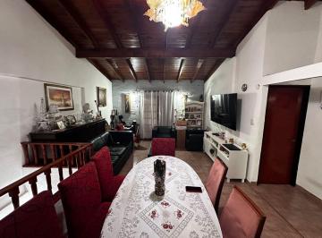 PH · 82m² · 3 Ambientes · Alquiler PH 3 Ambientes Moron con Patio y Balcon