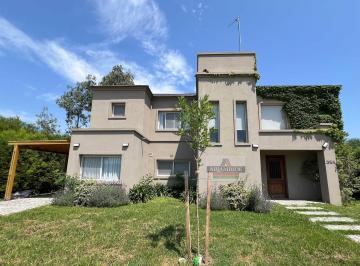 Casa · 265m² · 5 Ambientes · 2 Cocheras · Casa en San Matias