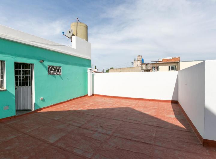 PH · 157m² · 8 Ambientes · 1 Cochera