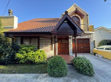 Casa · 5 Ambientes · 2 Cocheras · Casa en Venta Parque Luro