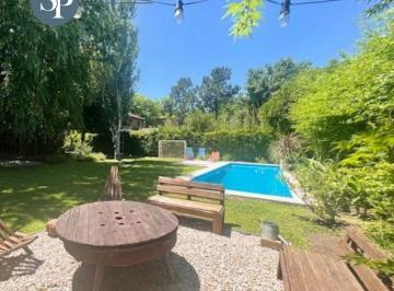 Casa · 200m² · 4 Ambientes · 4 Cocheras · Casa en Venta La Rinconada