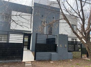 Casa · 118m² · 5 Ambientes · 3 Cocheras · Casa en Funes City - Venta - 3 Dorm. - Pileta