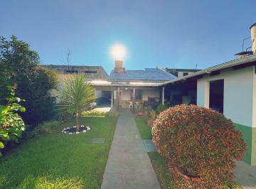 Casa · 120m² · 4 Ambientes · 2 Cocheras · Casa 3 Dorm. Venta La Plata Parque y Pileta