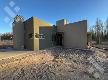 Casa · 3 Ambientes · 1 Cochera · Se Alquila, Casa de 1 Dormitorio con Patio, B° La Alicia