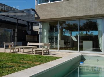 Casa · 110m² · 4 Ambientes · 2 Cocheras · Casa en Complejo Abra Funes - 3 Dorm. - Venta