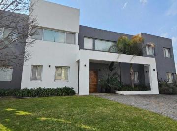 Casa · 355m² · 7 Ambientes · 1 Cochera · Casa en Venta en San Francisco, Villanueva, Tigre
