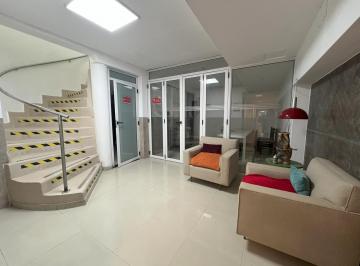 Local comercial · 240m² · 7 Ambientes · Extenso Local, Múltiples Usos. Barrio Norte
